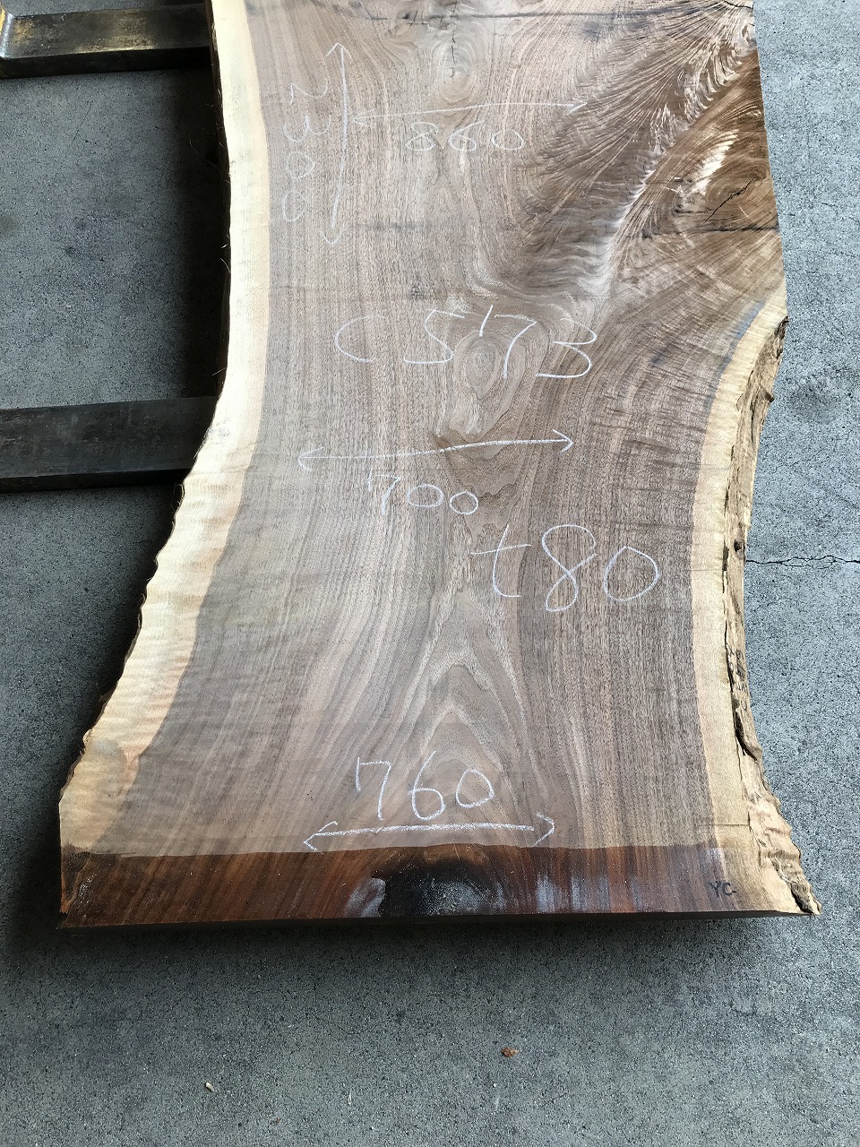 3704C573