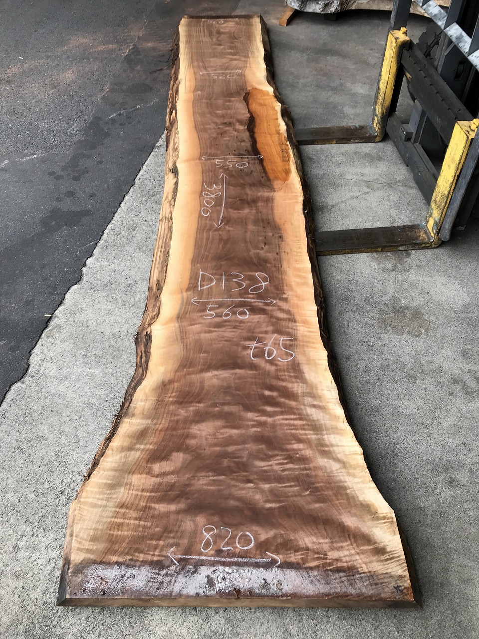 3704D138
