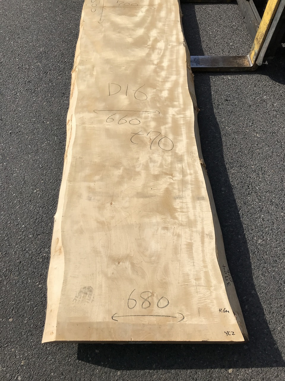 3704D16