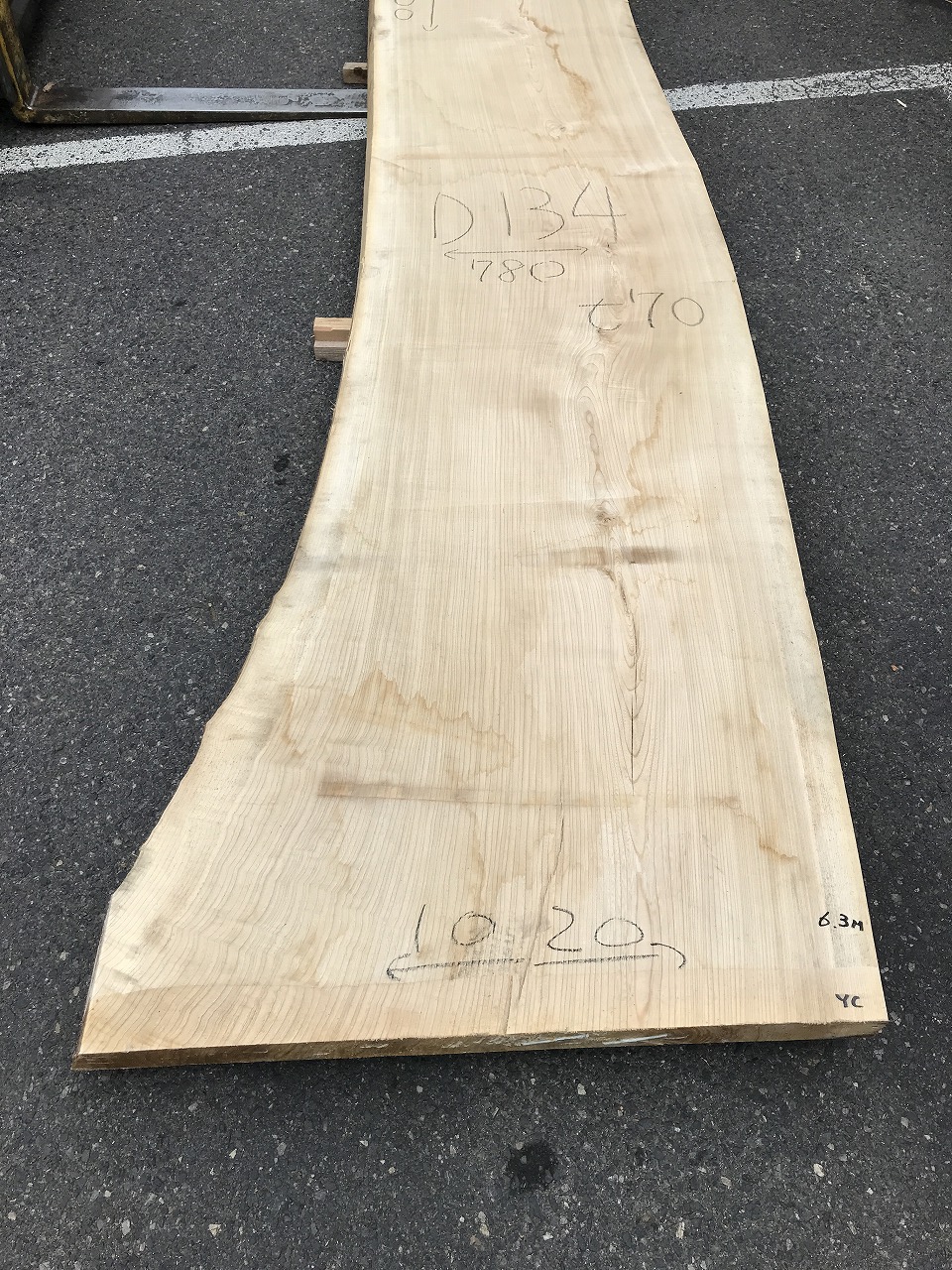 3705D134