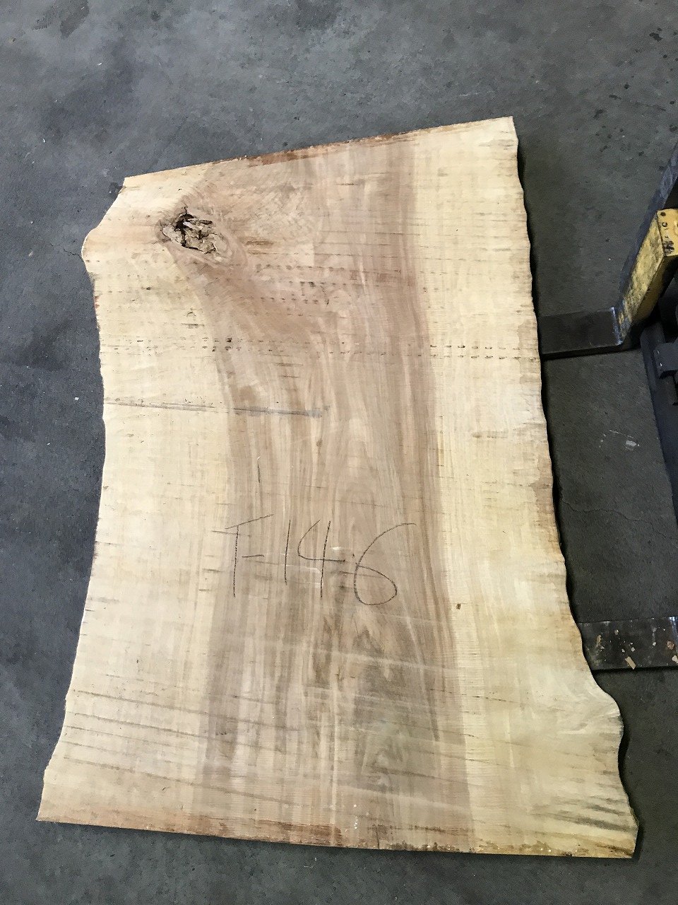 3711F146