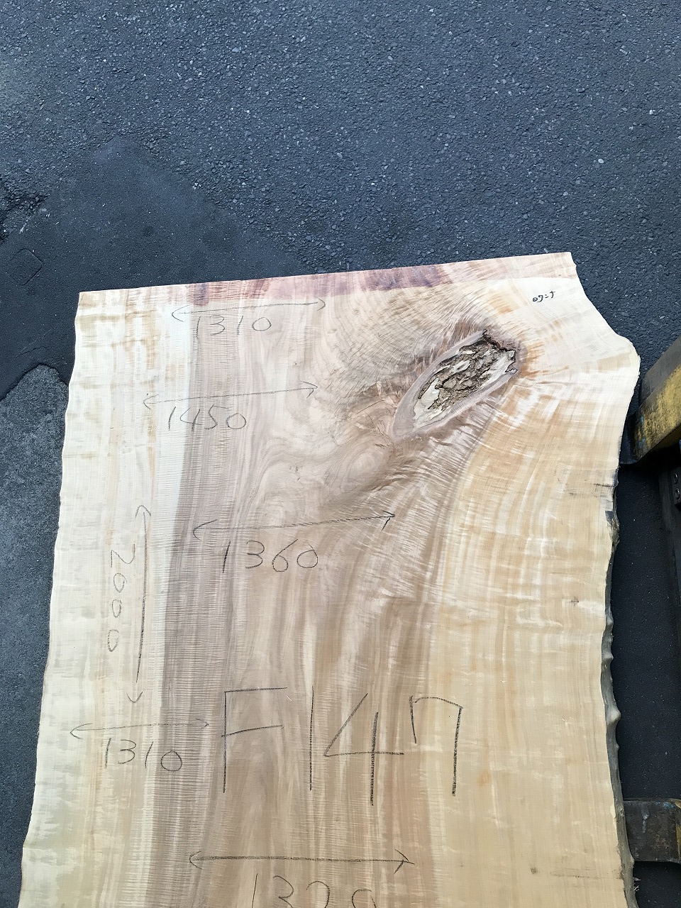 3711F147