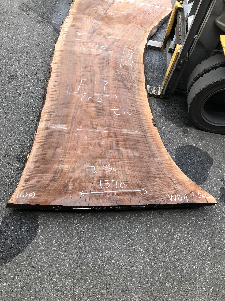 3711F7